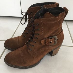 Suede Taos shoes size 37